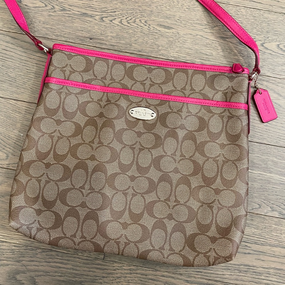 Coach Vintage Signature Crossbody Bag